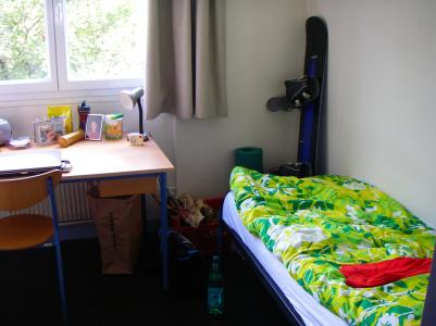 bett und tisch, klein aber oho!;-) bett und tisch, klein aber oho!;-)